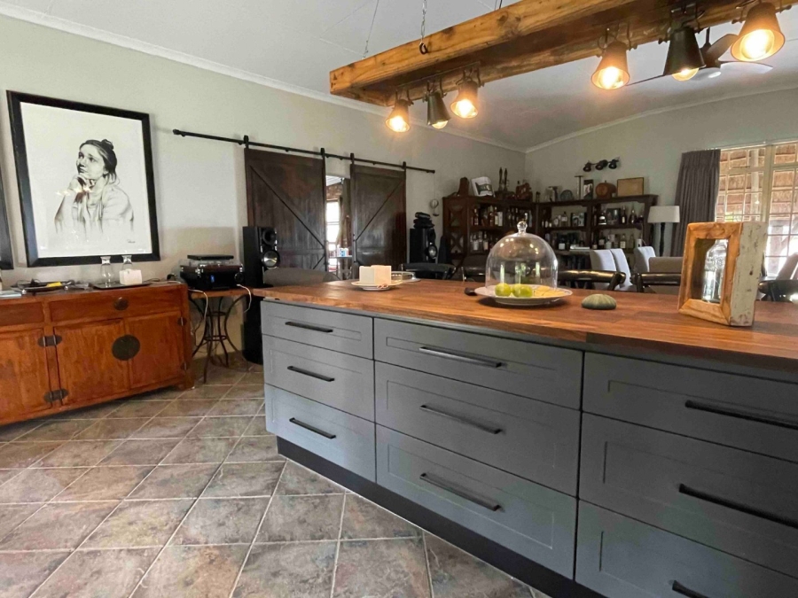 5 Bedroom Property for Sale in Oranjeville Free State